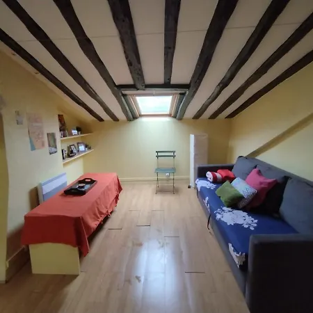 Giallo Apartment *