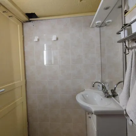 Giallo Apartment *